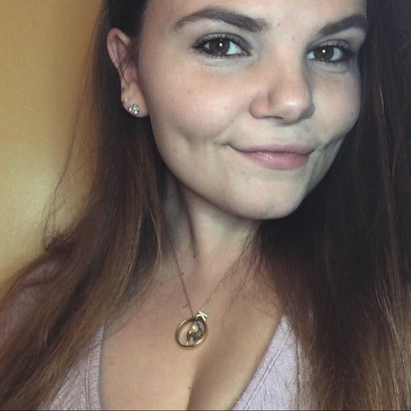 Meet your Posher, Kasey - Picture 1 of 3